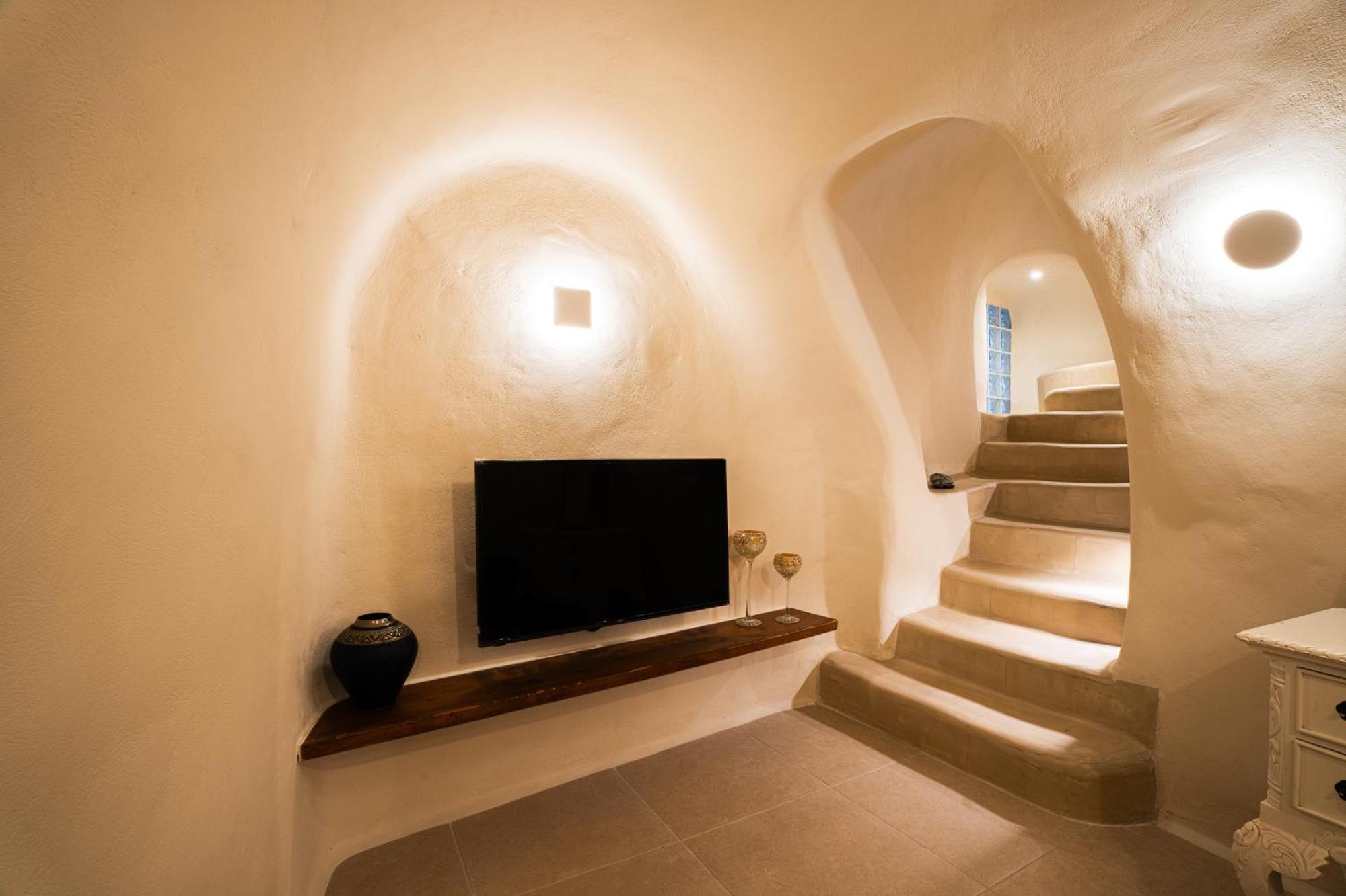 Approxi Cave: 2-Bedroom Retreat Exo Gonia Exterior photo